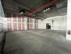 Middle Road (D7), Retail #610490631